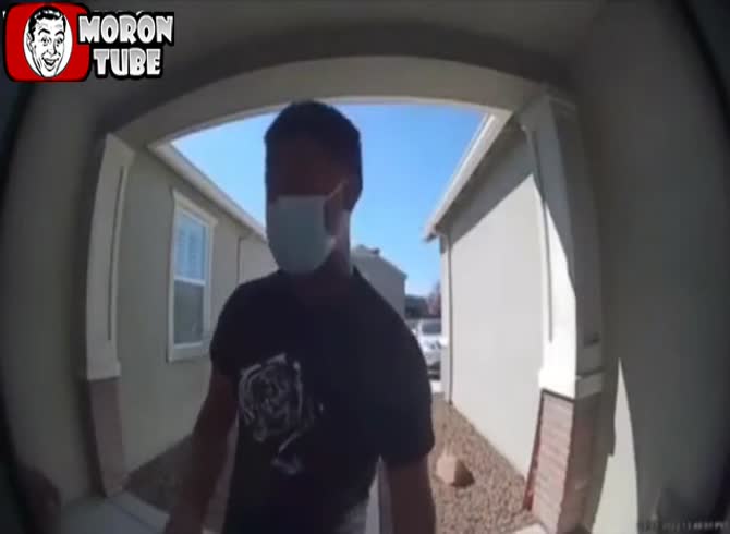 Video :When she lets a cookie vendor in, a gang of burglars uses this as an opportunity to get into her house